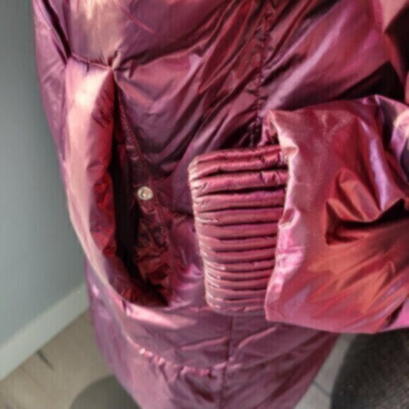 Raspberry Pearl Faux Down Puffer Coat by Badgley & Mischka Small - Picture 4 of 15